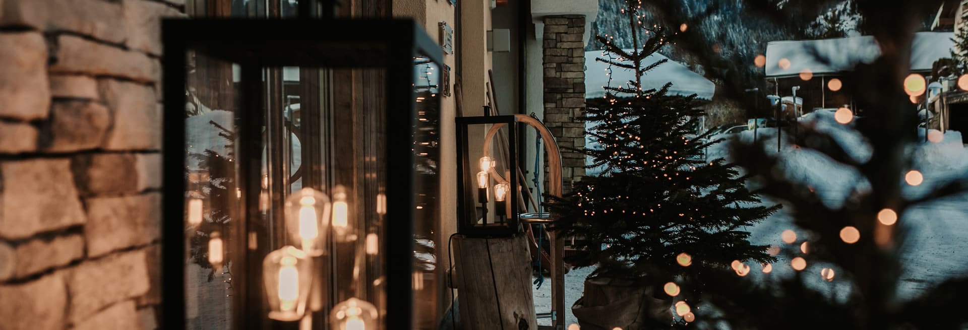 Christmassy entrance Area