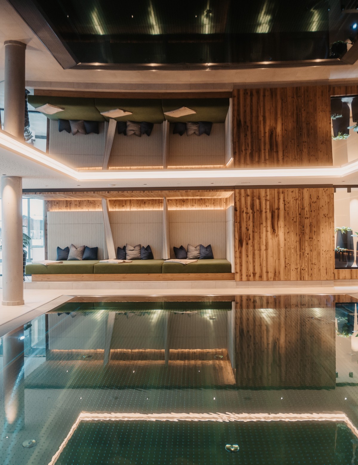 Sprung in unser Hallenbad